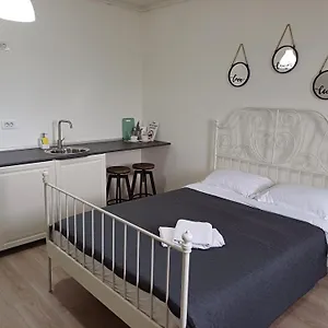  Апартаменты Tom's House Румыния